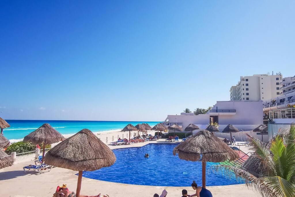 Villa Aurora Beautiful Beachfront Apartment Cancun Ngoại thất bức ảnh
